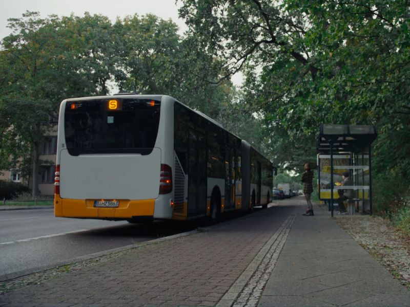 Prikaz autobusa na autobuskoj stanici